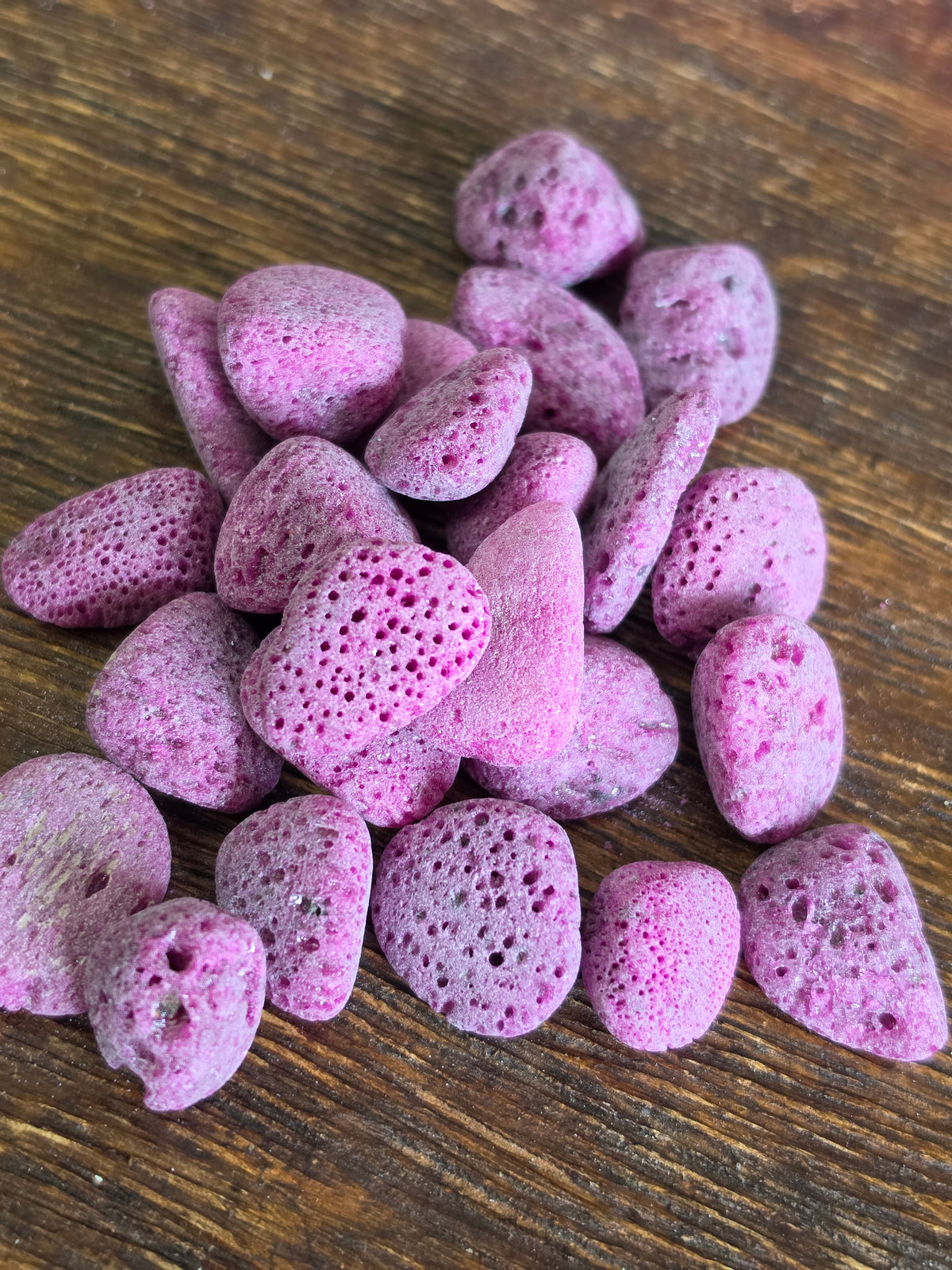 Synthetic UV Reactive Ruby Tumble