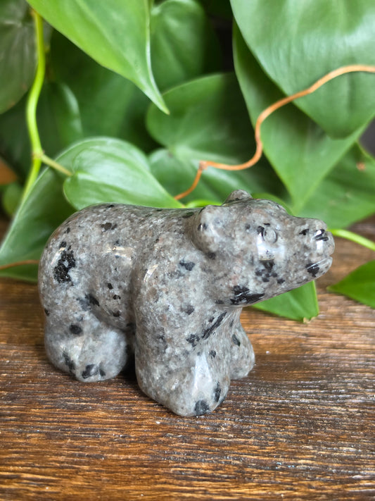 UV Reactive Sodalite (Yooperlite) Crystal Bear Carving