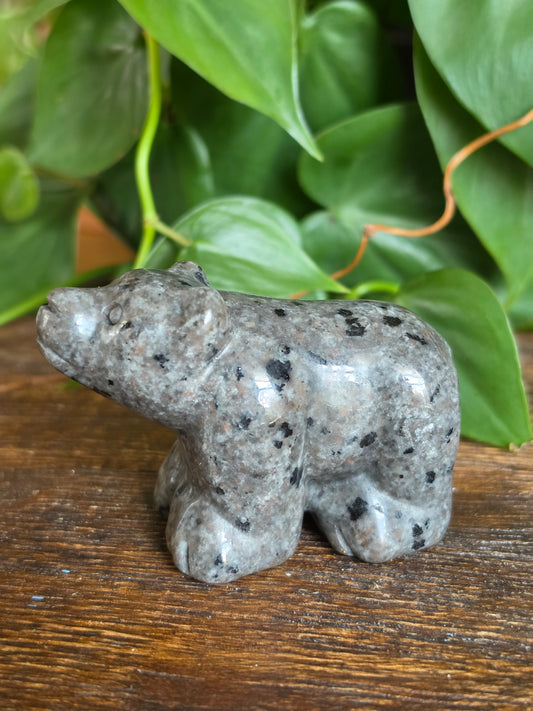 UV Reactive Sodalite (Yooperlite) Crystal Bear Carving