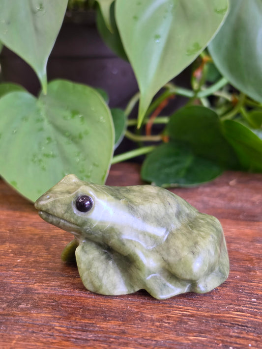 Serpentine Crystal Frog Carving