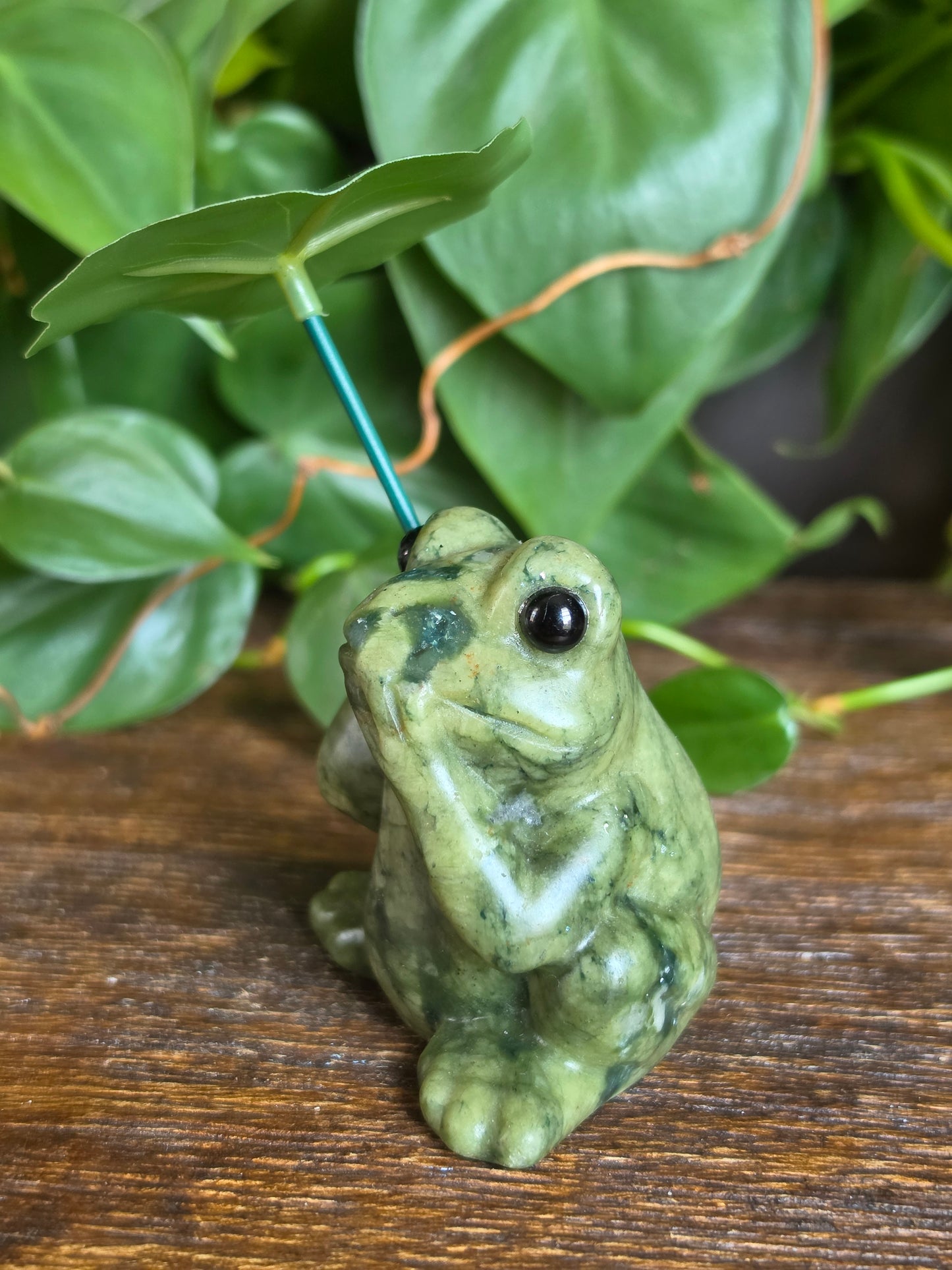 Serpentine Crystal Frog Carving "A"