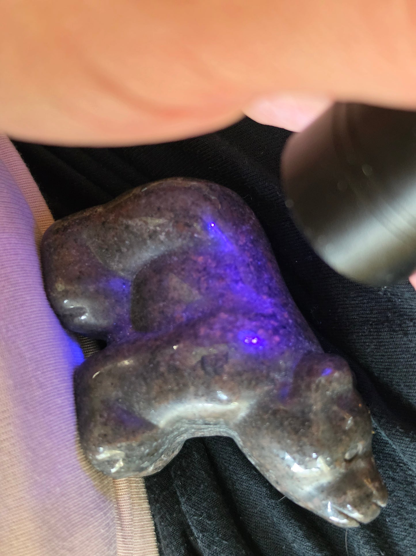 UV Reactive Sodalite Crystal Bear Carving
