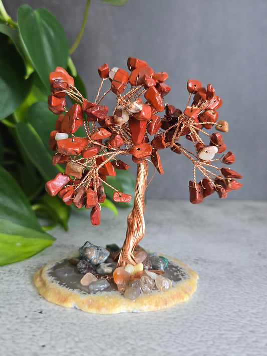 Red Jasper Chip Tree on Agate
